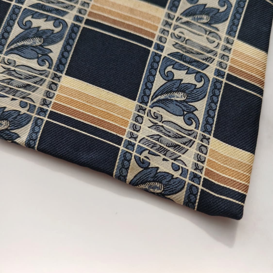 피에르 발망 실크 네이비 체크 넥타이 9.6cm A등급 A18649
 상품이미지9