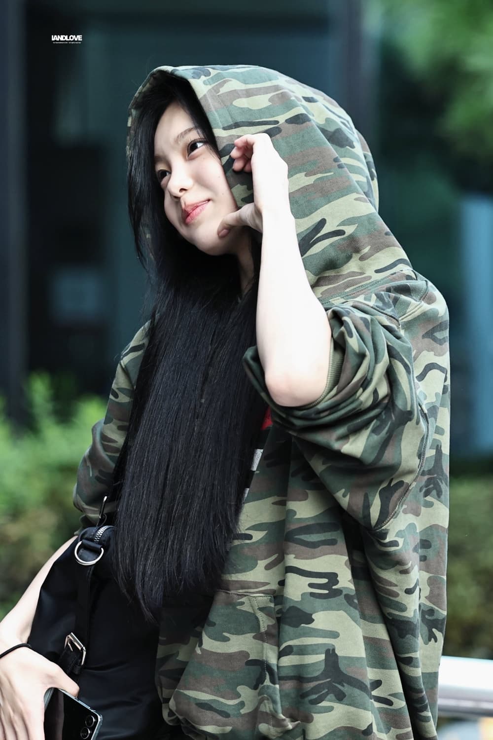 밈더워드로브 헬로 월드 카모 후드티 (하투하 이안 착용) 상품이미지3