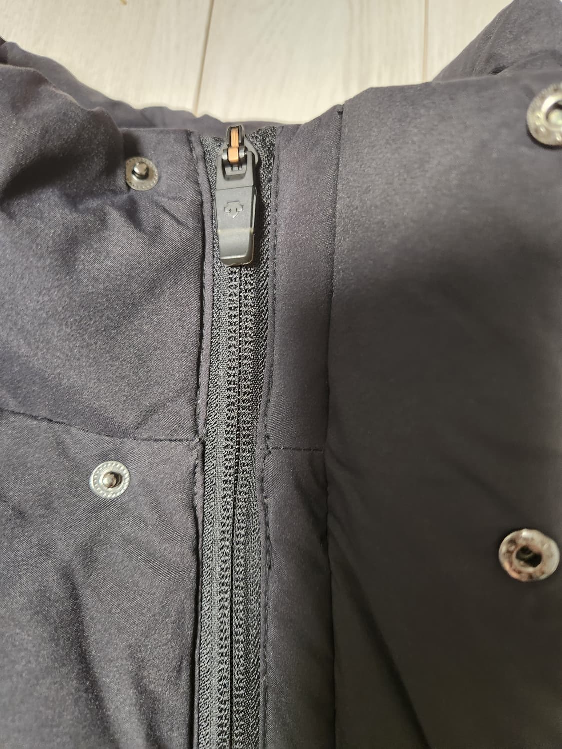 새상품급) 데상트 스키 다운 베스트 S9313SDV92 사이즈95 m

 상품이미지8