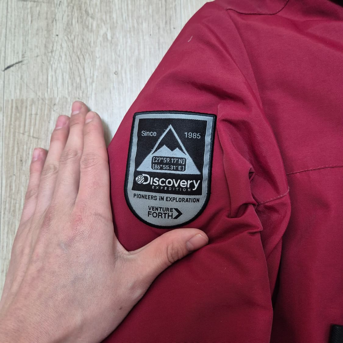 디스커버리 여성 1985 패치 구스다운 후드 패딩 점퍼 S(90) 상품이미지5