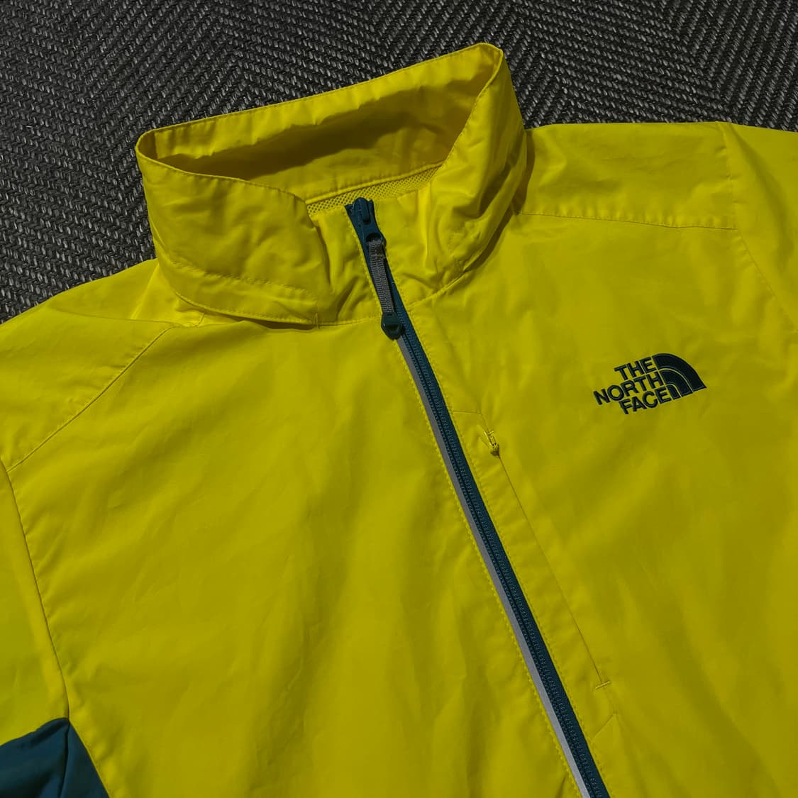 THE NORTH FACE 노스페이스 배색 바람막이 레몬 상품이미지3