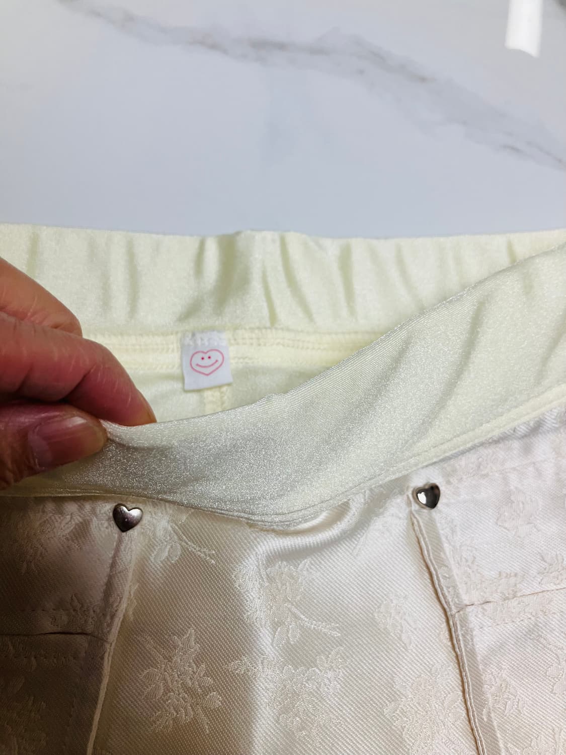 민지에나 크림 자갸드 사틴 오리엔탈플로럴 미니스커트 상품이미지6