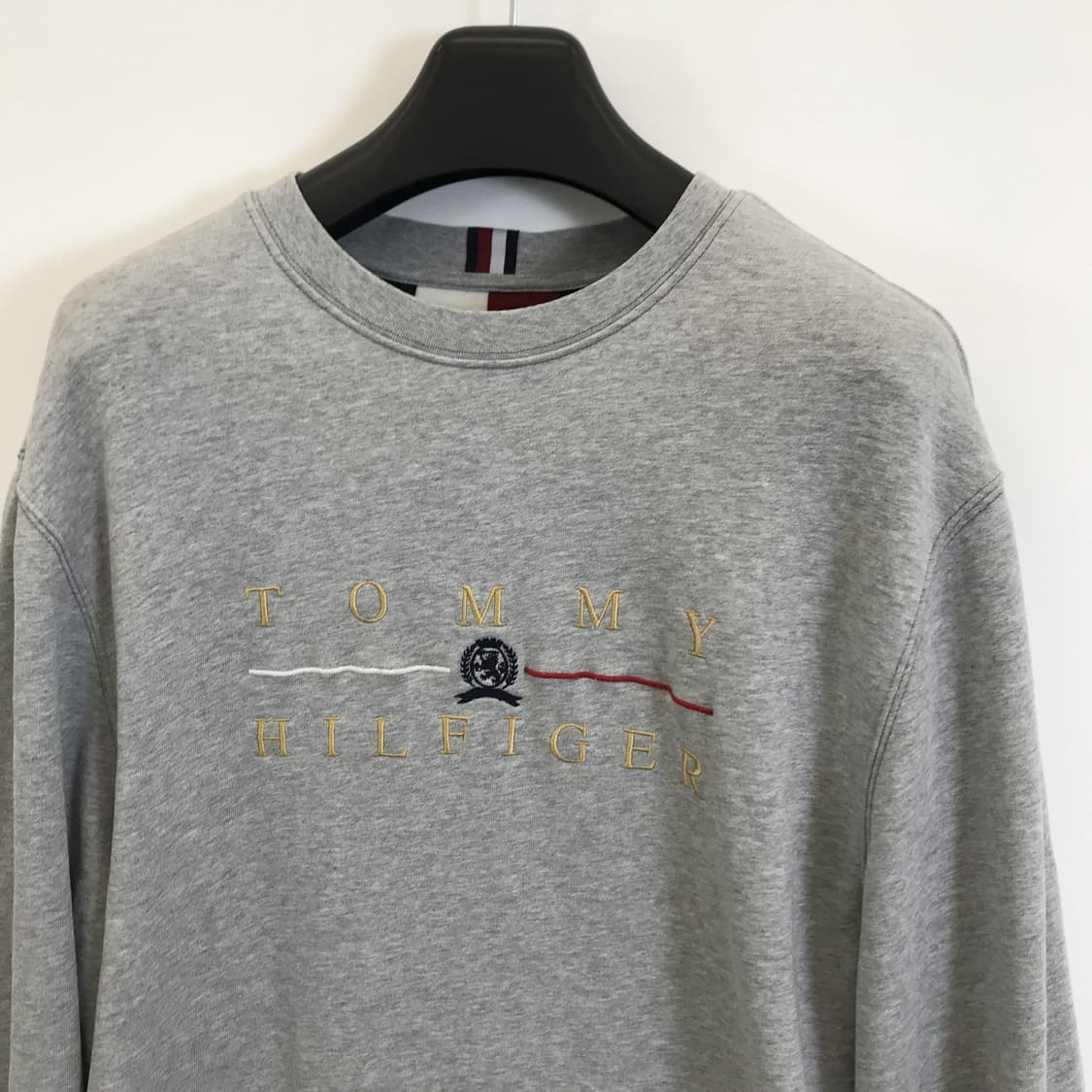 타미힐피거 아이콘 크레스트 맨투맨 [L사이즈] 상품이미지2