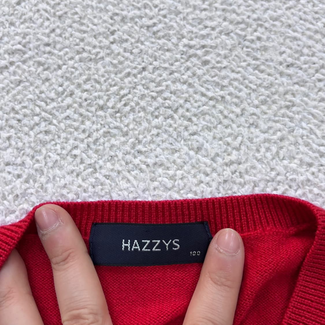100 헤지스 레드 브이넥 코튼 니트 0408E1 상품이미지3