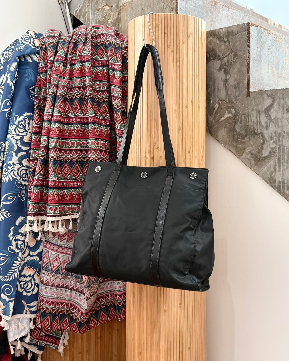 프라다 블랙 나일론 포코노 토트백 상품이미지1