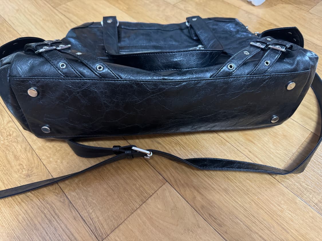 다이닛 스터드 포켓 빅백 블랙 상품이미지4