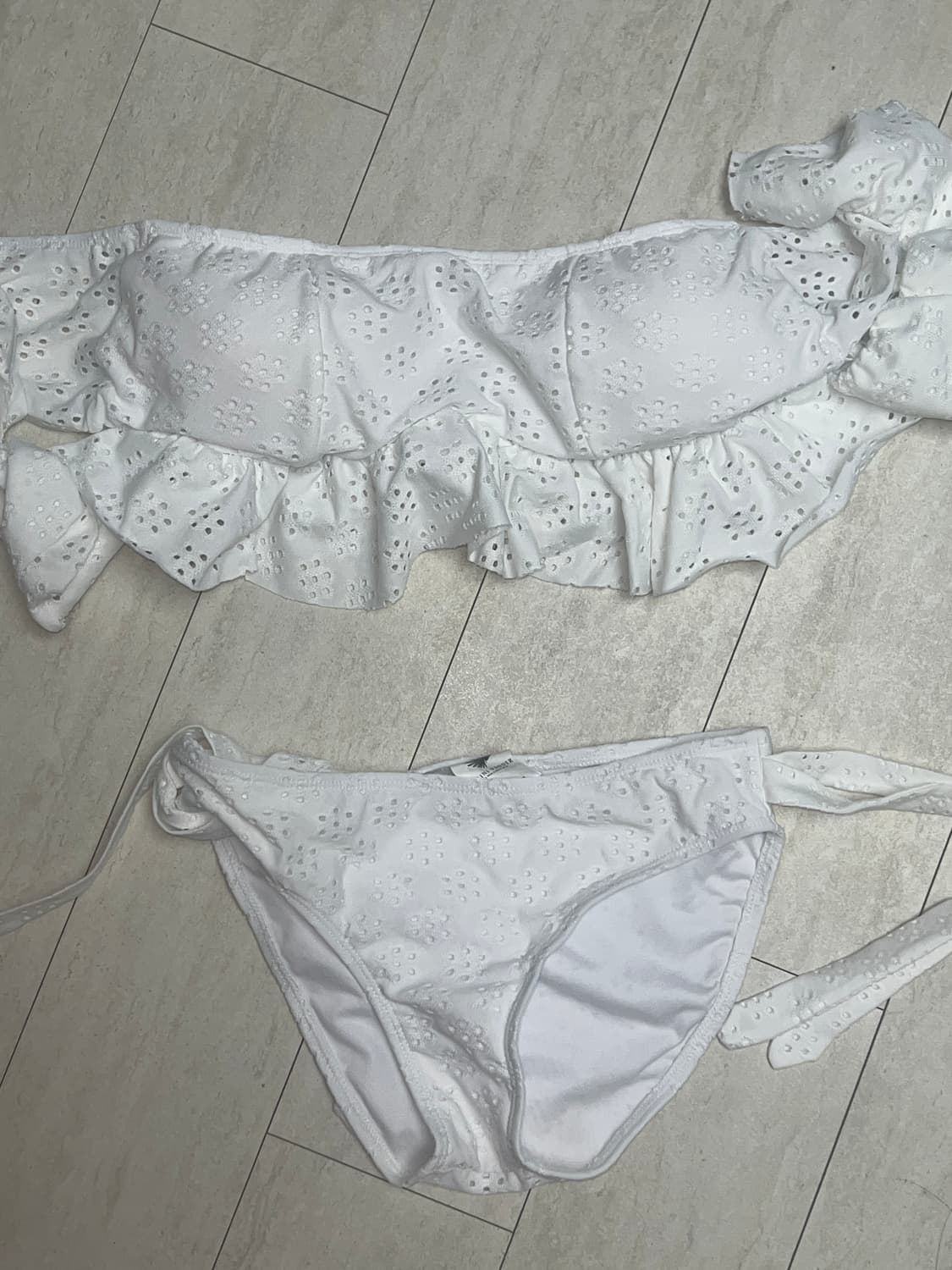 비키니밴더 펀칭 오프숄더 2way 비키니 white s사이즈 상품이미지1