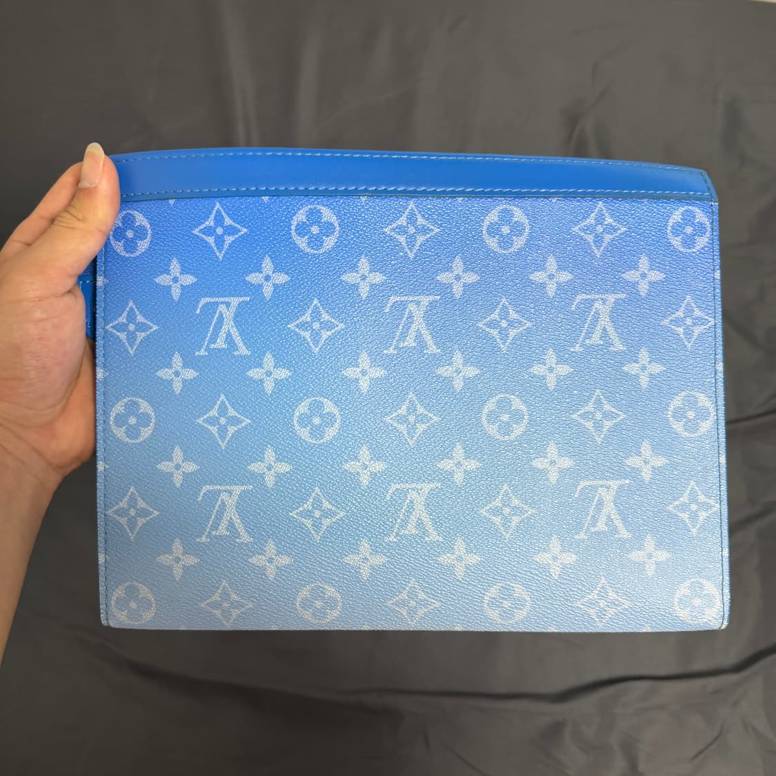[새상품급.정품] 루이비통 클라우드 보야주 클러치 상품이미지3