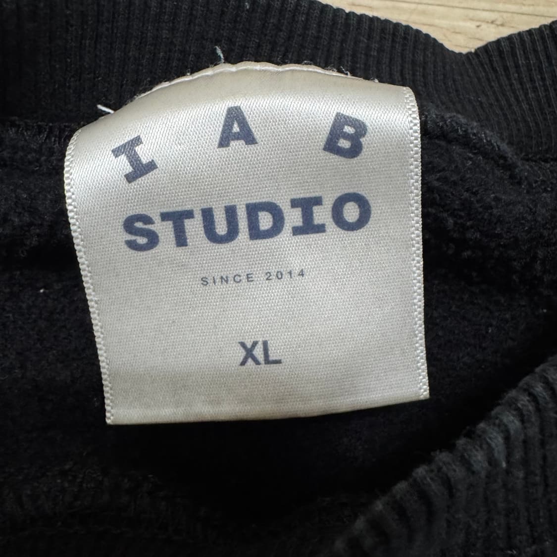 아이앱스튜디오 라운드 맨투맨 상품이미지5