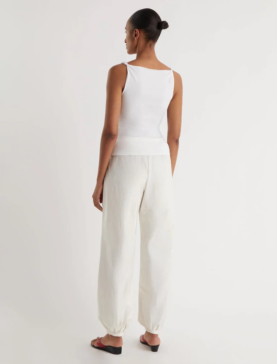 [XS,S,M,L]팔로마울 Simp 슬리브리스 탑/화이트 상품이미지4