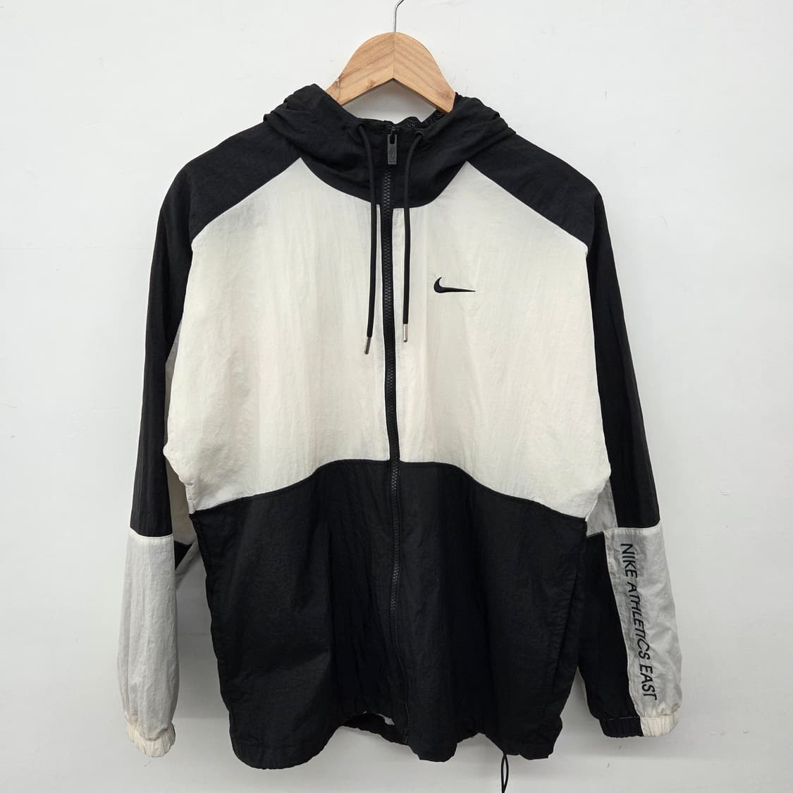 나이키 바람막이 블랙/화이트 후드 자켓 남m 상품이미지2