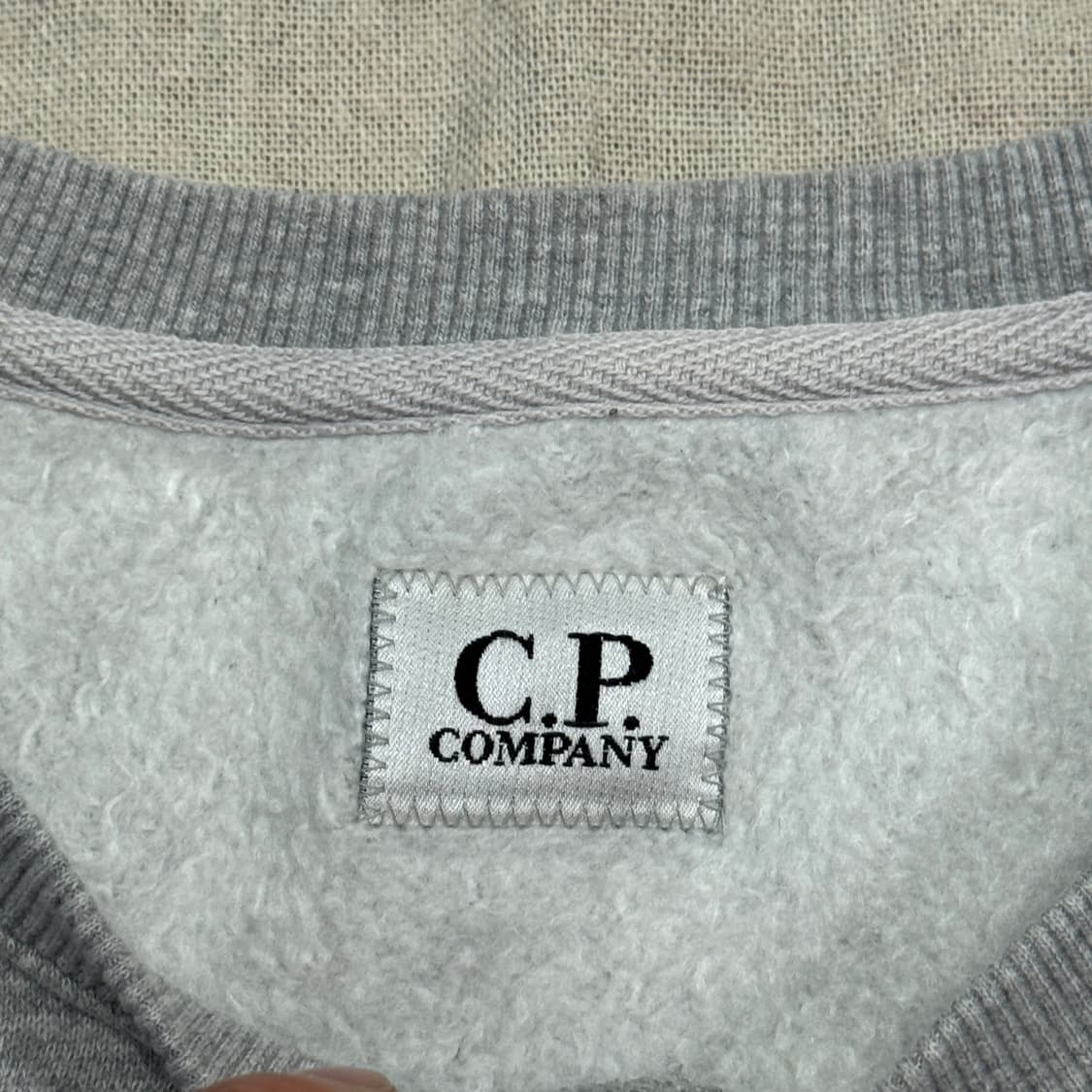 cp컴퍼니 자수 그레이 맨투맨 95 상품이미지5