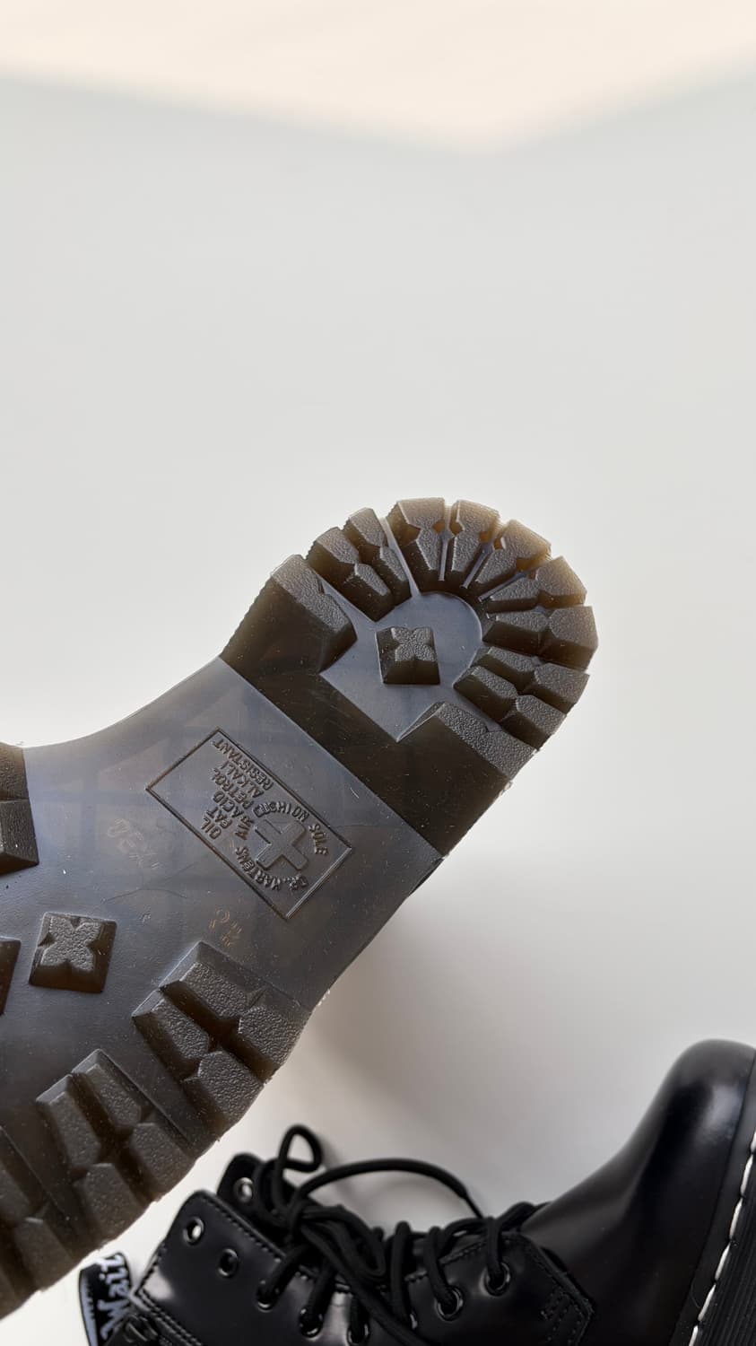 닥터마틴 제이든 화이트 스티치 8홀 부츠 상품이미지7