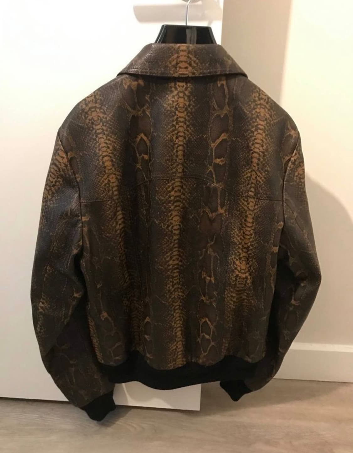 [라이즈 원빈님 착용] 셀린느 19AW 파이톤 웨스턴 레더 자켓 상품이미지4