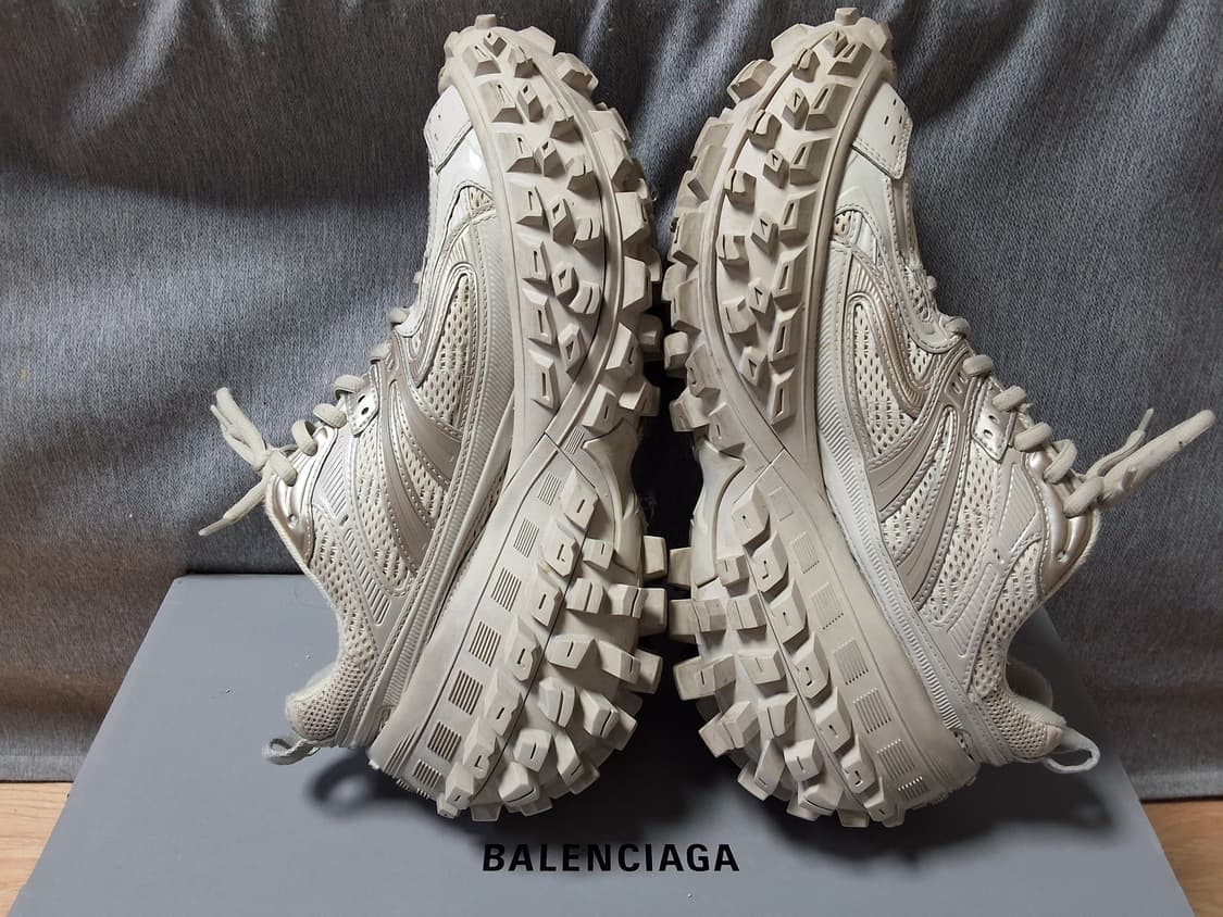 [새상품급] 발렌시아가 디펜더 스니커즈 39 상품이미지4