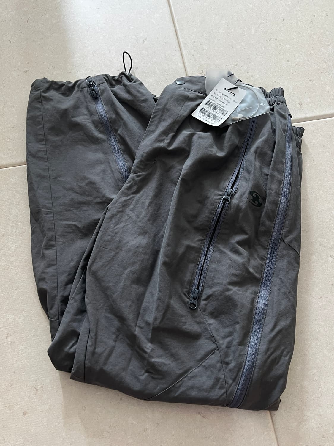 산산기어 지퍼팬츠 차콜(새상품) 상품이미지3