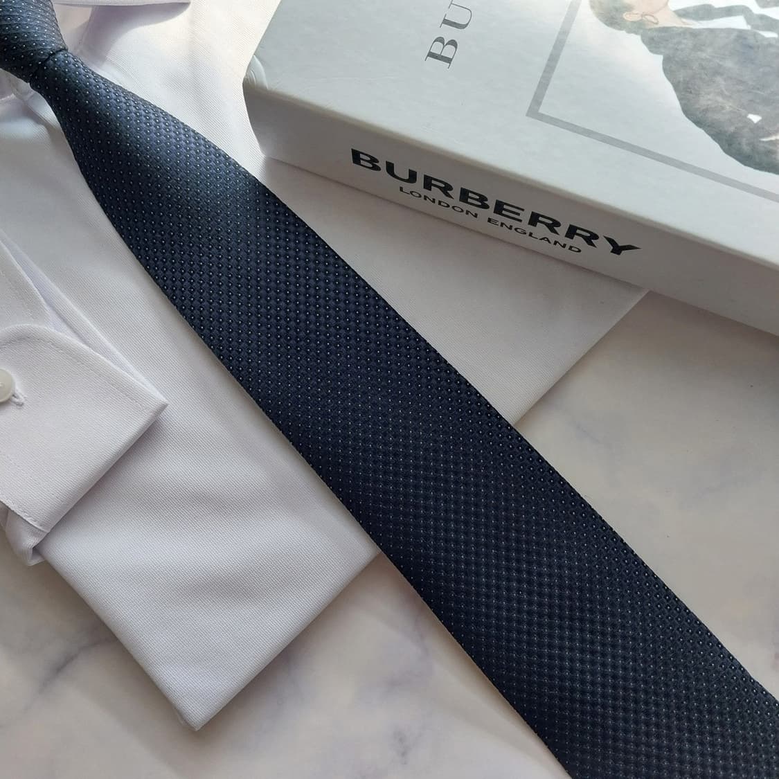버버리 실크 네이비 도트 텍스처 넥타이 8.4cm A+~A등급 K1890 상품이미지7
