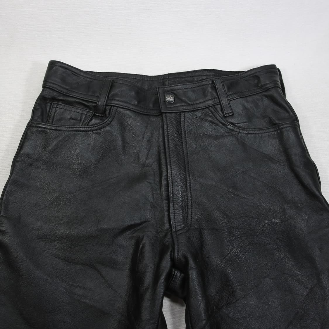 (착용컷) PLICANA 카우 레더 팬츠 (남성용 31.5) 상품이미지4