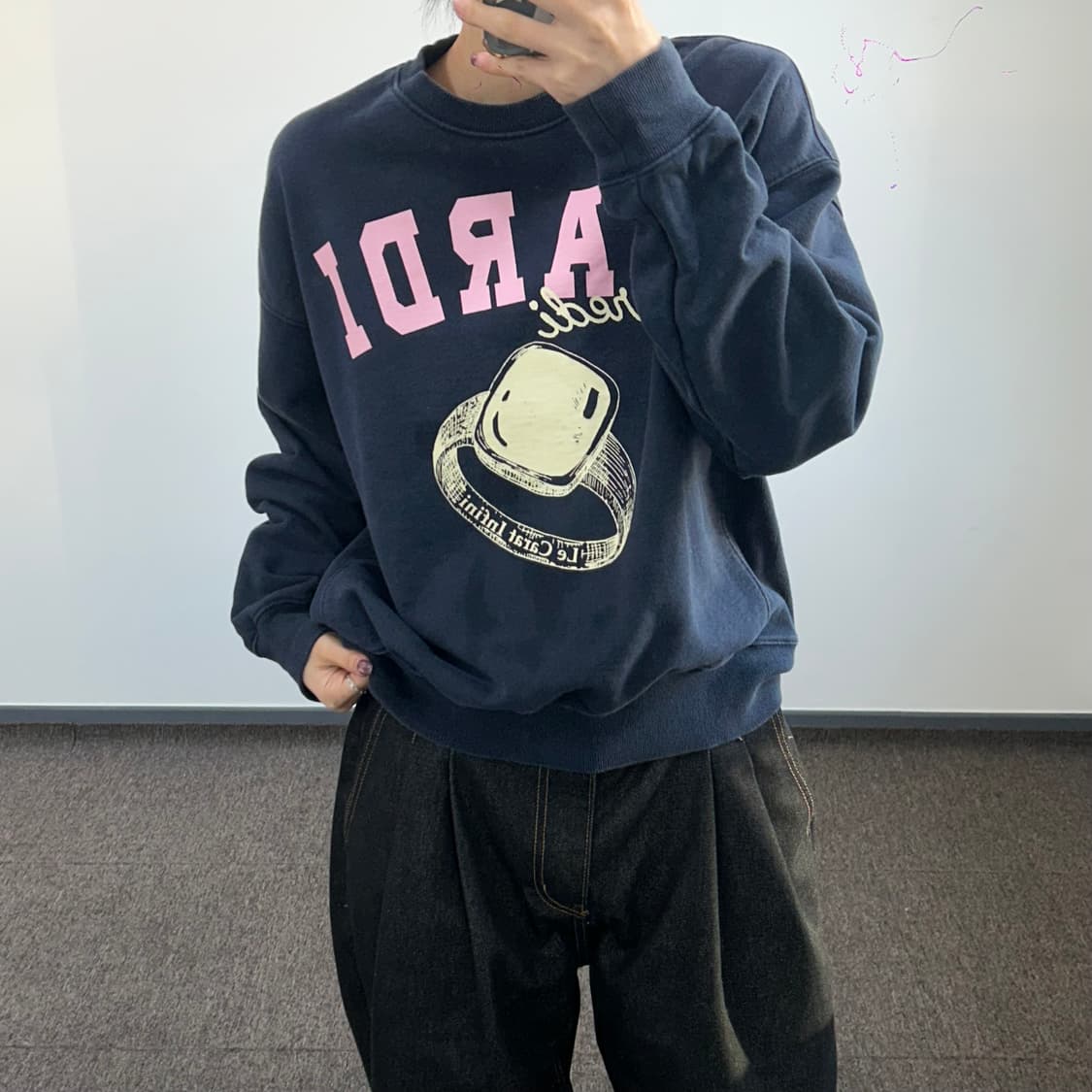 Mardi Mercredi 마르디메크르디 핑크로고 네이비 맨투맨 상품이미지2