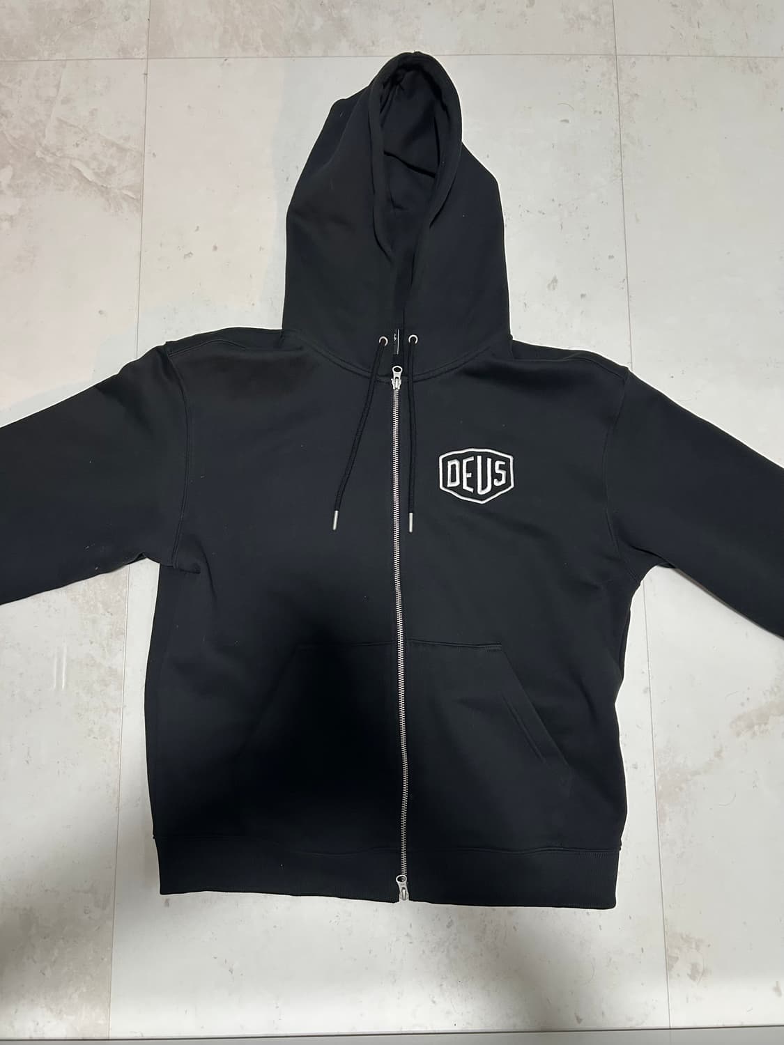 데우스 엑스 마키나 후드집업 상품이미지1