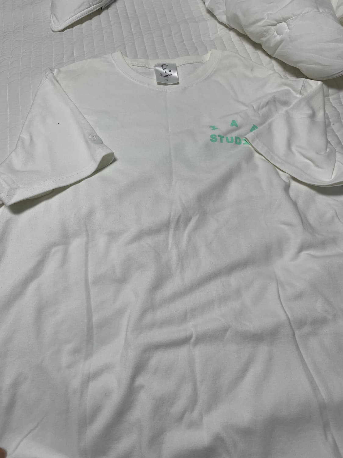 아이앱 스튜디오 x 카카오 프렌즈 티셔츠 화이트 XL 상품이미지1
