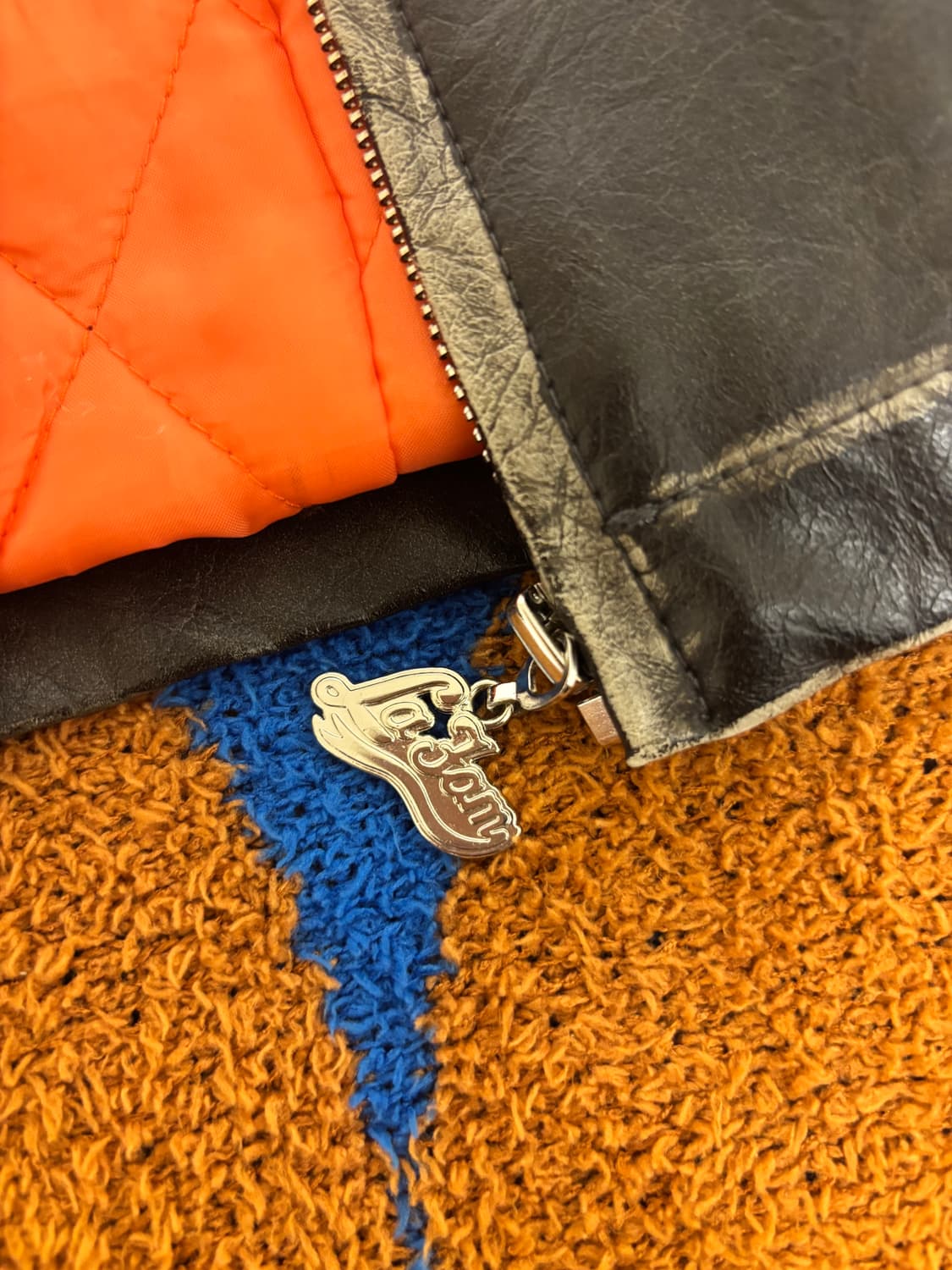 Lafam 빈티지워싱 레터링패치레더자켓 From Amsterdam🇳🇱 상품이미지5