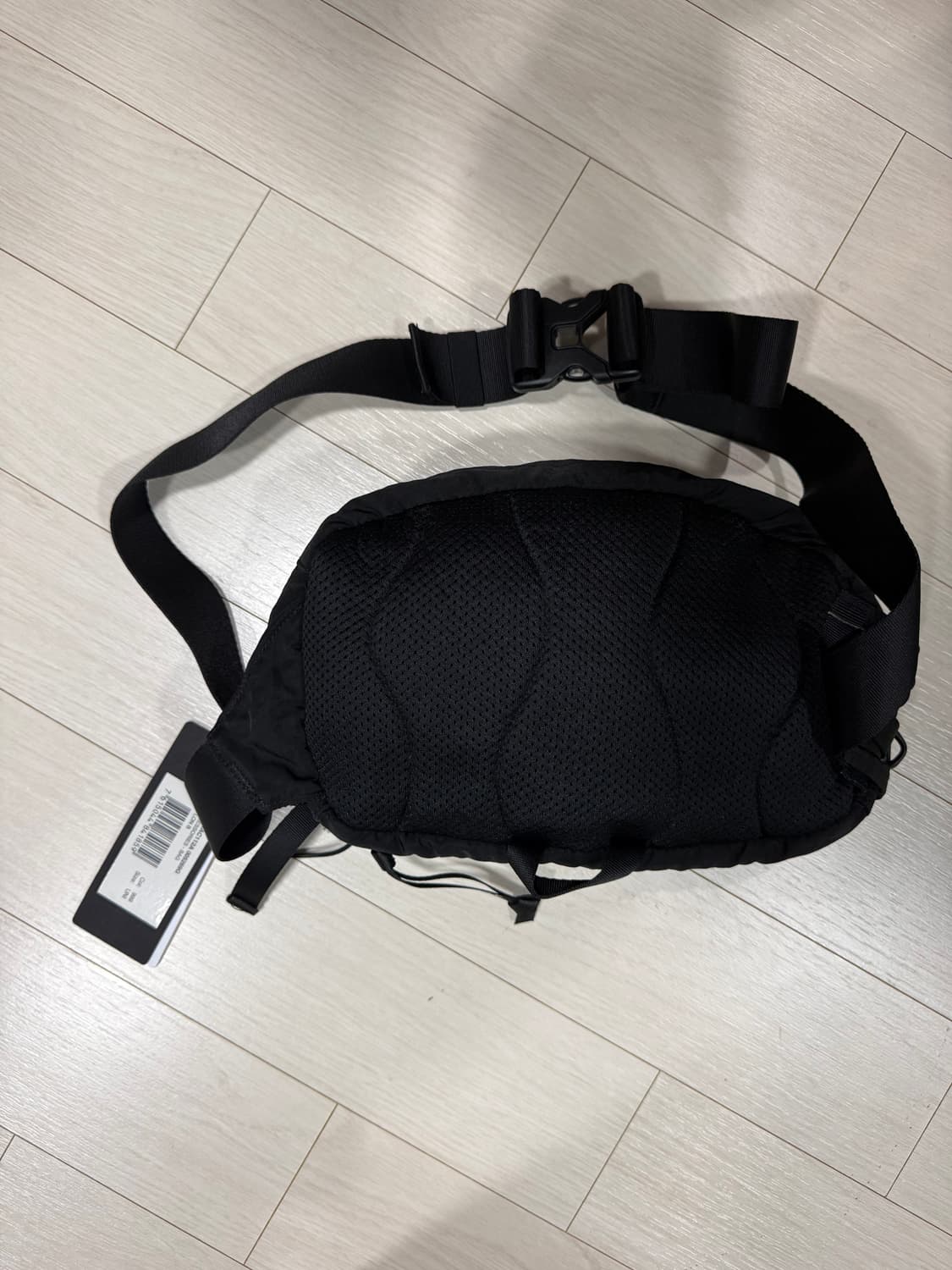  C.P. 컴퍼니 나일론 B 크로스바디 팩 블랙 새상품 상품이미지2