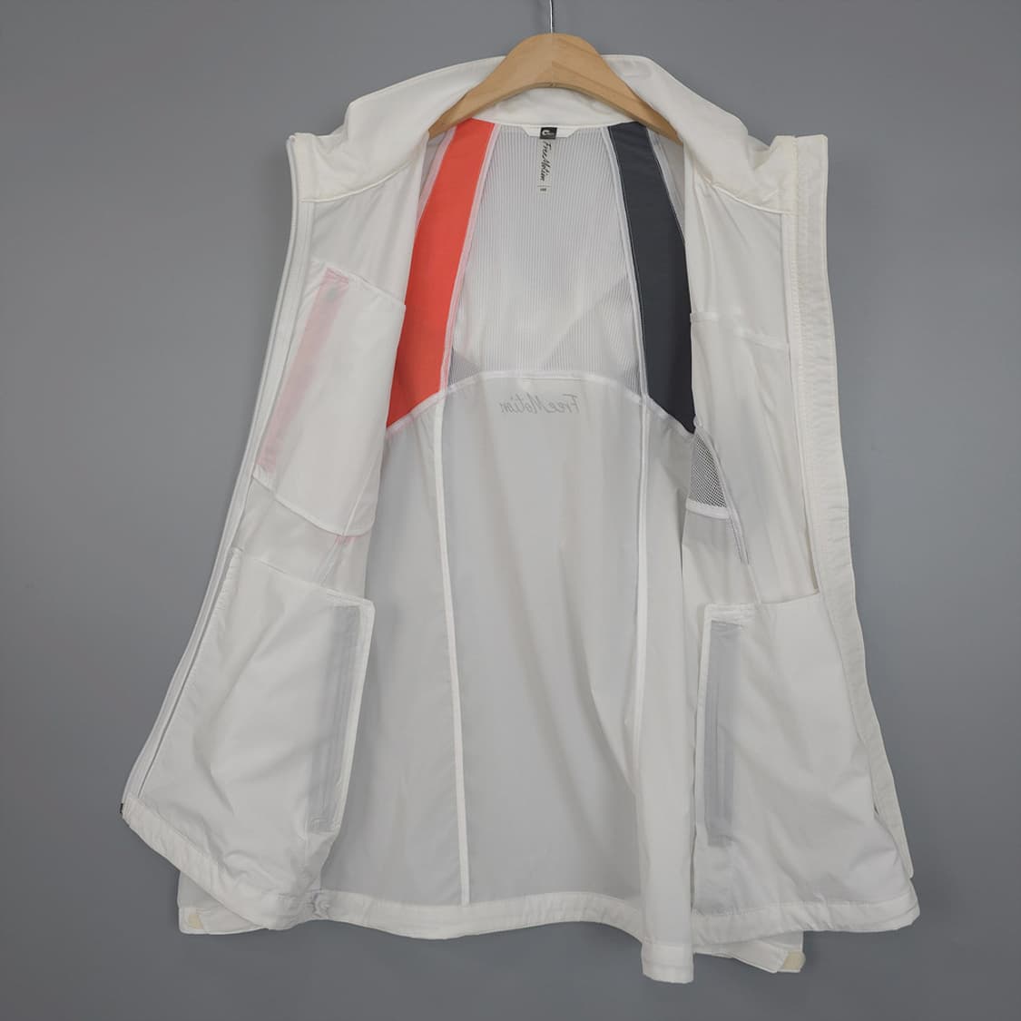 네파 NEPA 프리모션 배색 바람막이 자켓 105 상품이미지5