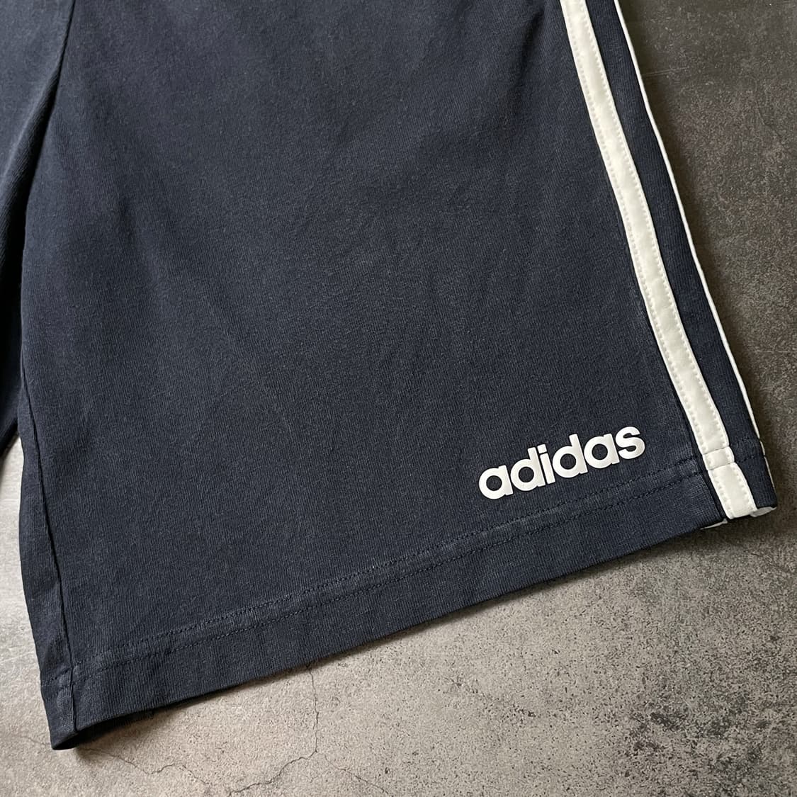 ADIDAS 아디다스 네이비 밴딩 스웨트 하프팬츠 A01205 상품이미지4
