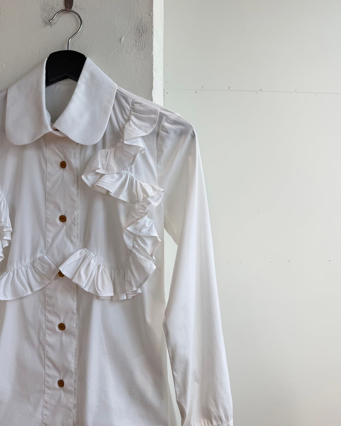 비비안 웨스트우드 레드라벨 화이트 프릴 셔츠  상품이미지5