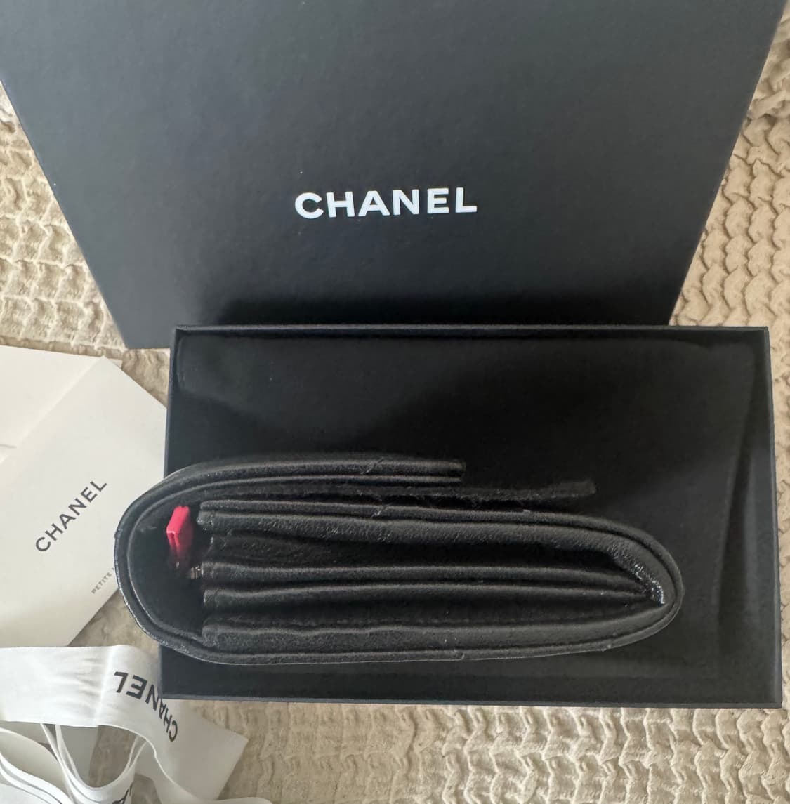샤넬19 플랩 블랙 중지갑 미사용 새상품 상품이미지6