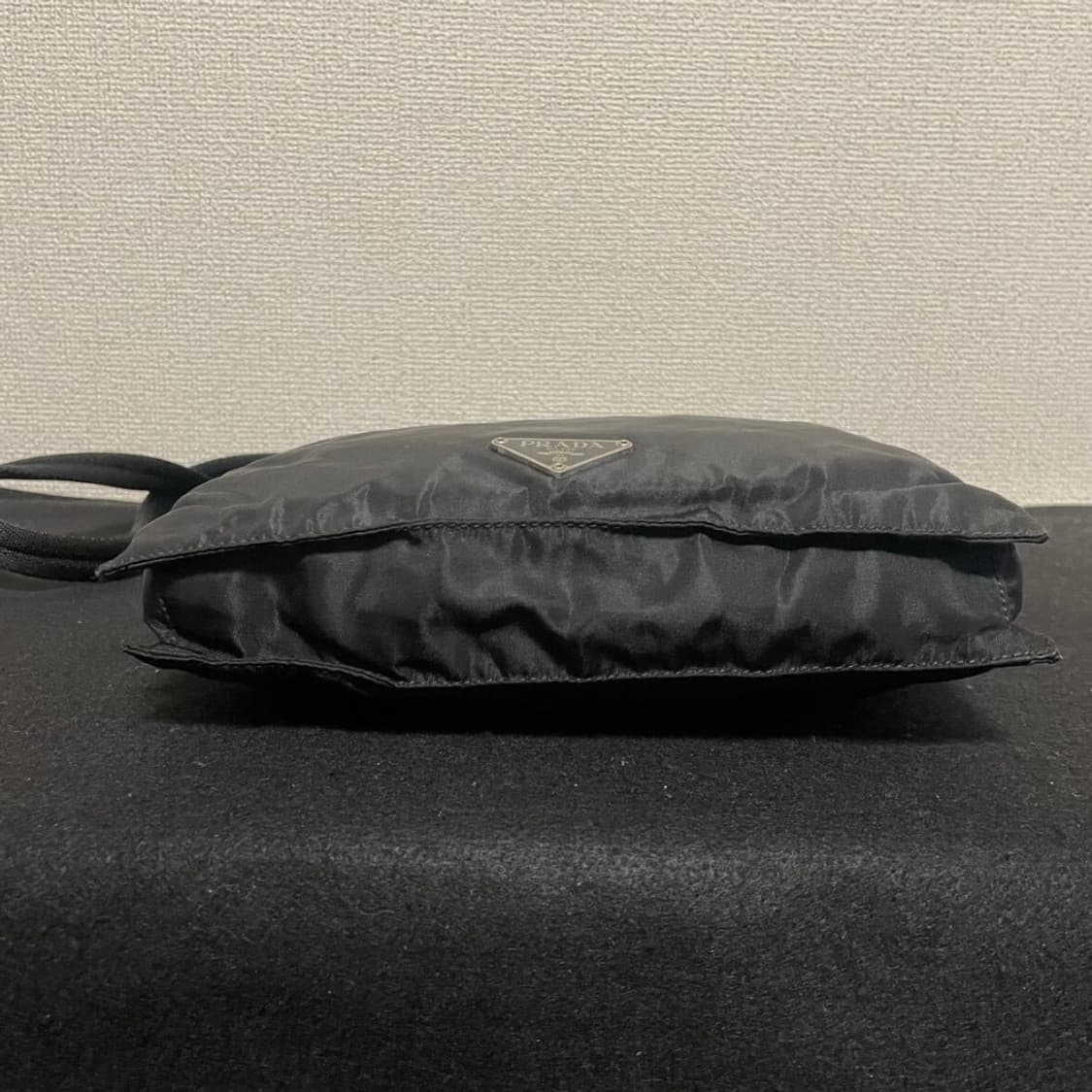 프라다 블랙 포코노 나일론 크로스백 상품이미지4