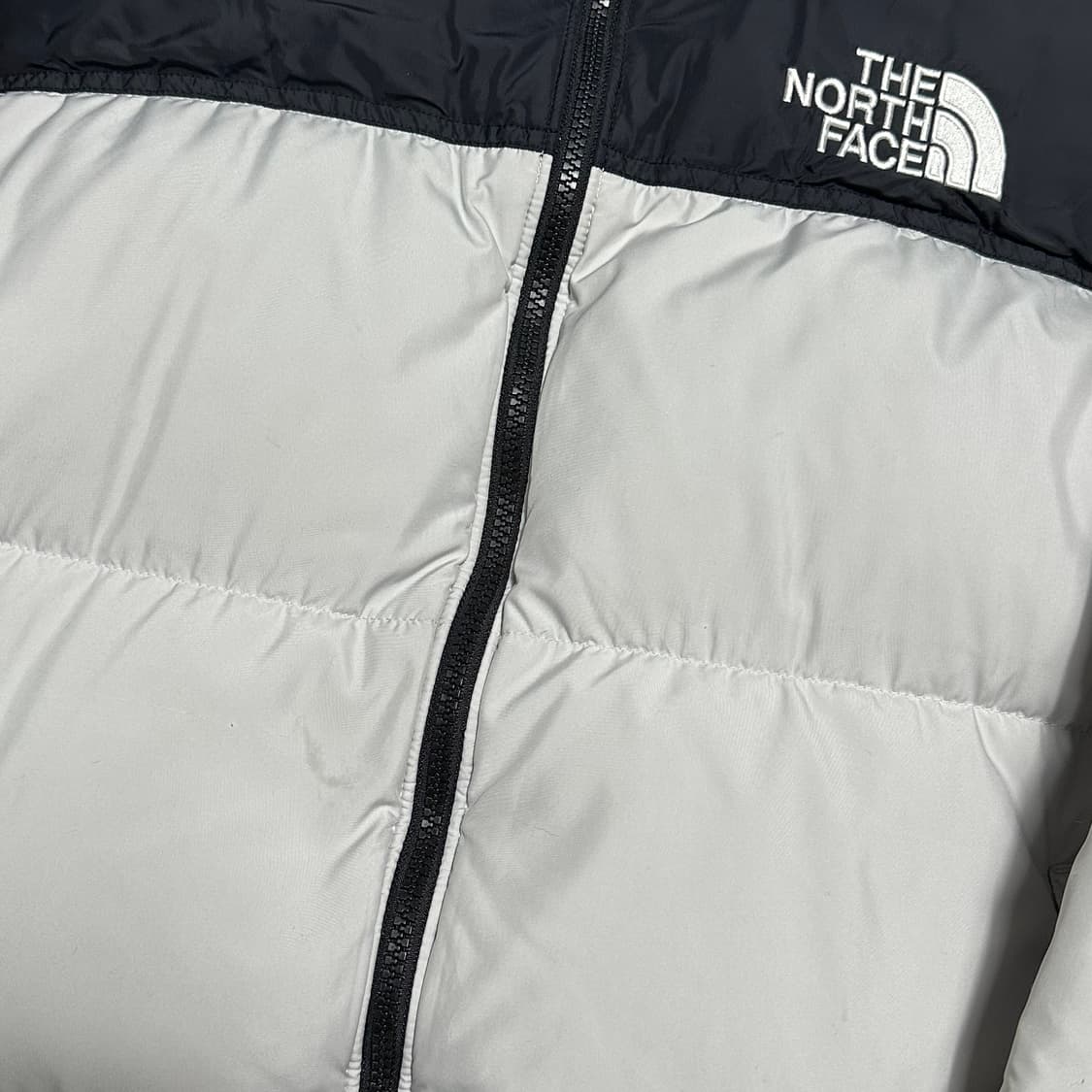 The North Face 그레이 눕시 패딩 상품이미지6