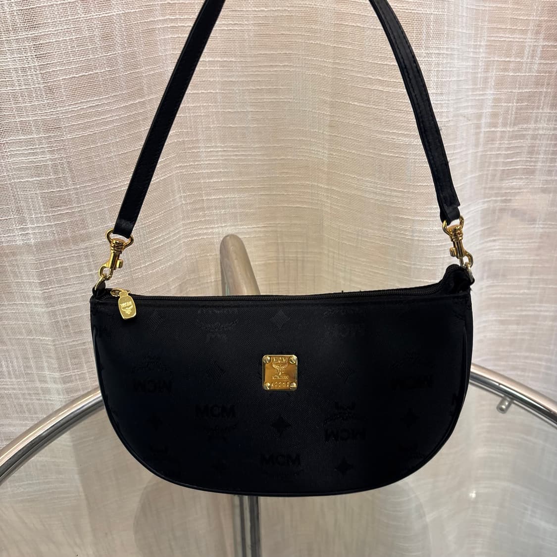 정품 MCM 반달 미니백     상품이미지3