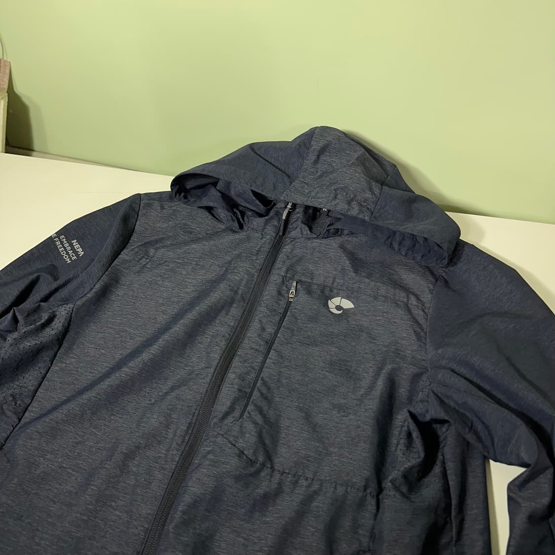 95 M 네파 다크네이비 후드탈부착 경량 등산 바람막이 상품이미지1