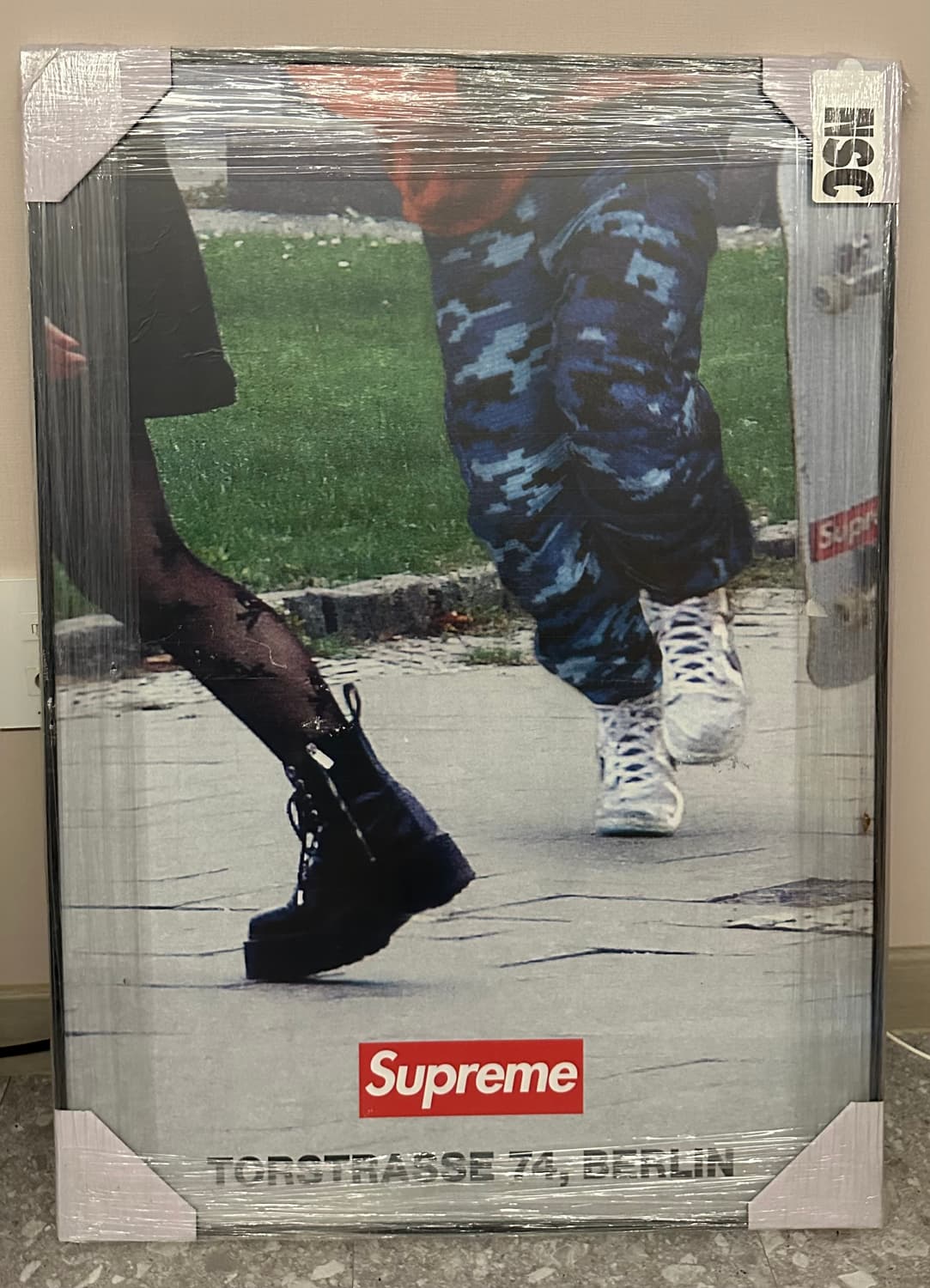 슈프림 베를린 프로모 포스터 상품이미지4