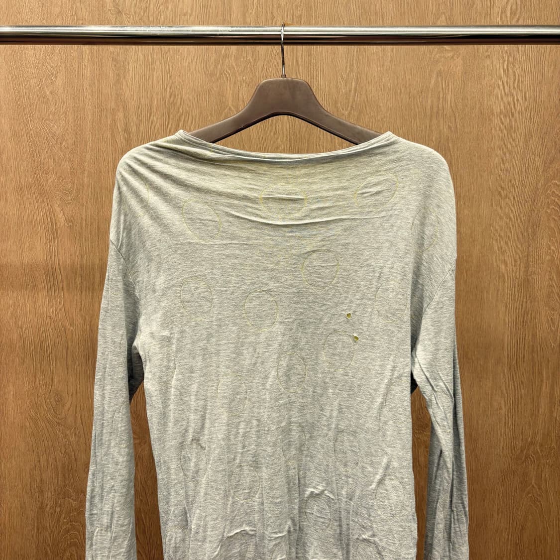 이세이미야케 플랜테이션 코튼 긴팔 티셔츠 서클 패턴 디테일 그레이 옐로우 상품이미지4