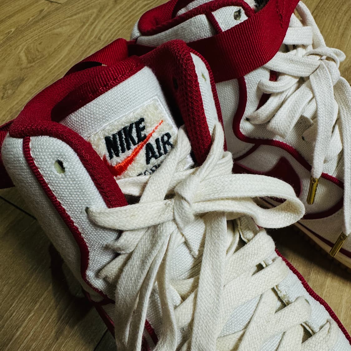 나이키 에어 포스 1 하이 '07 LV8 "세일" 블러드라인 레드 상품이미지4