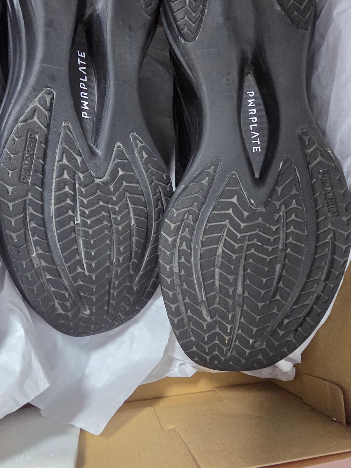 [280] 푸바 디비에이트 나이트로 3 와이드 런닝화 블랙 상품이미지3