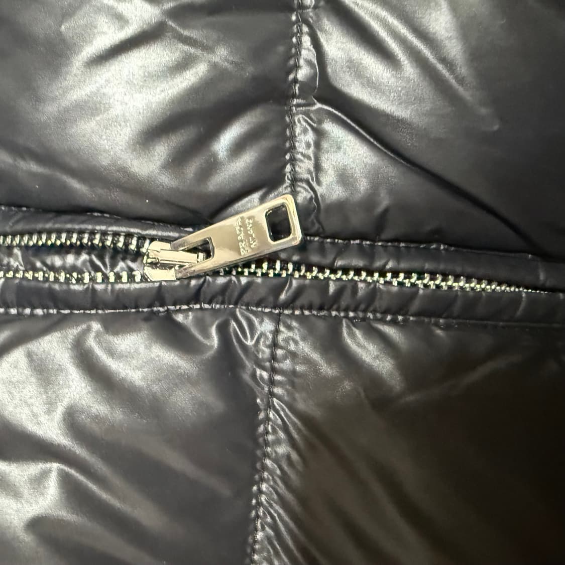 프라다 여성 경량 패딩 상품이미지9