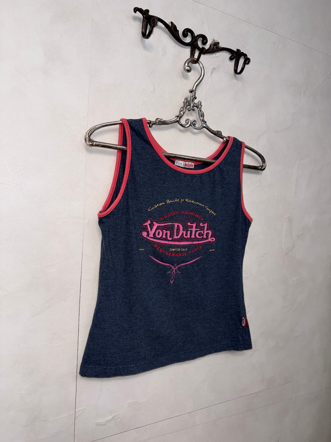 Von Dutch pink navy logo lettering 슬리브리스 상품이미지3