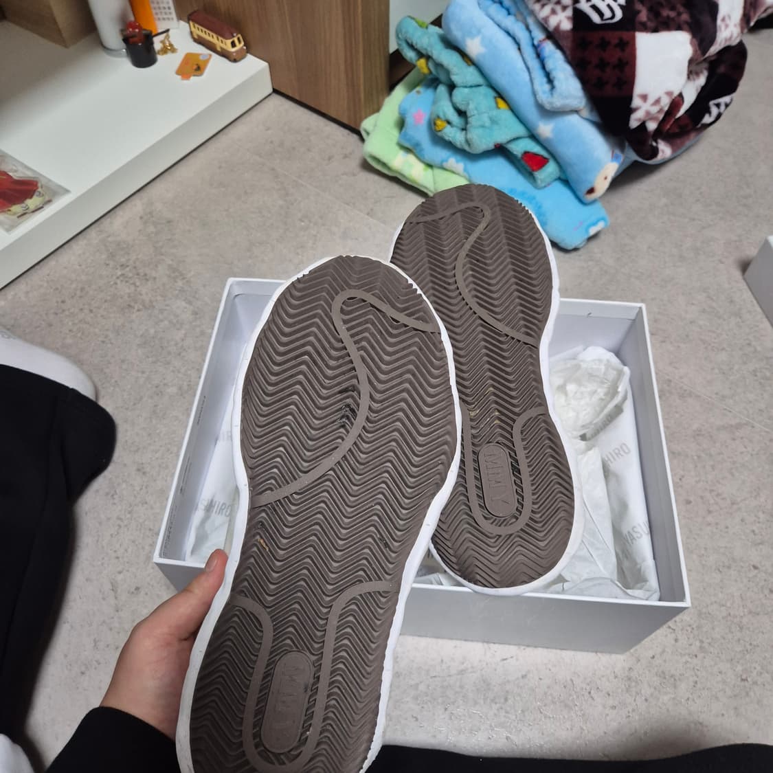 (급처)메종 미하라 야스히로 블레이키 OG 솔 캔버스 스니커즈 화이트 상품이미지3