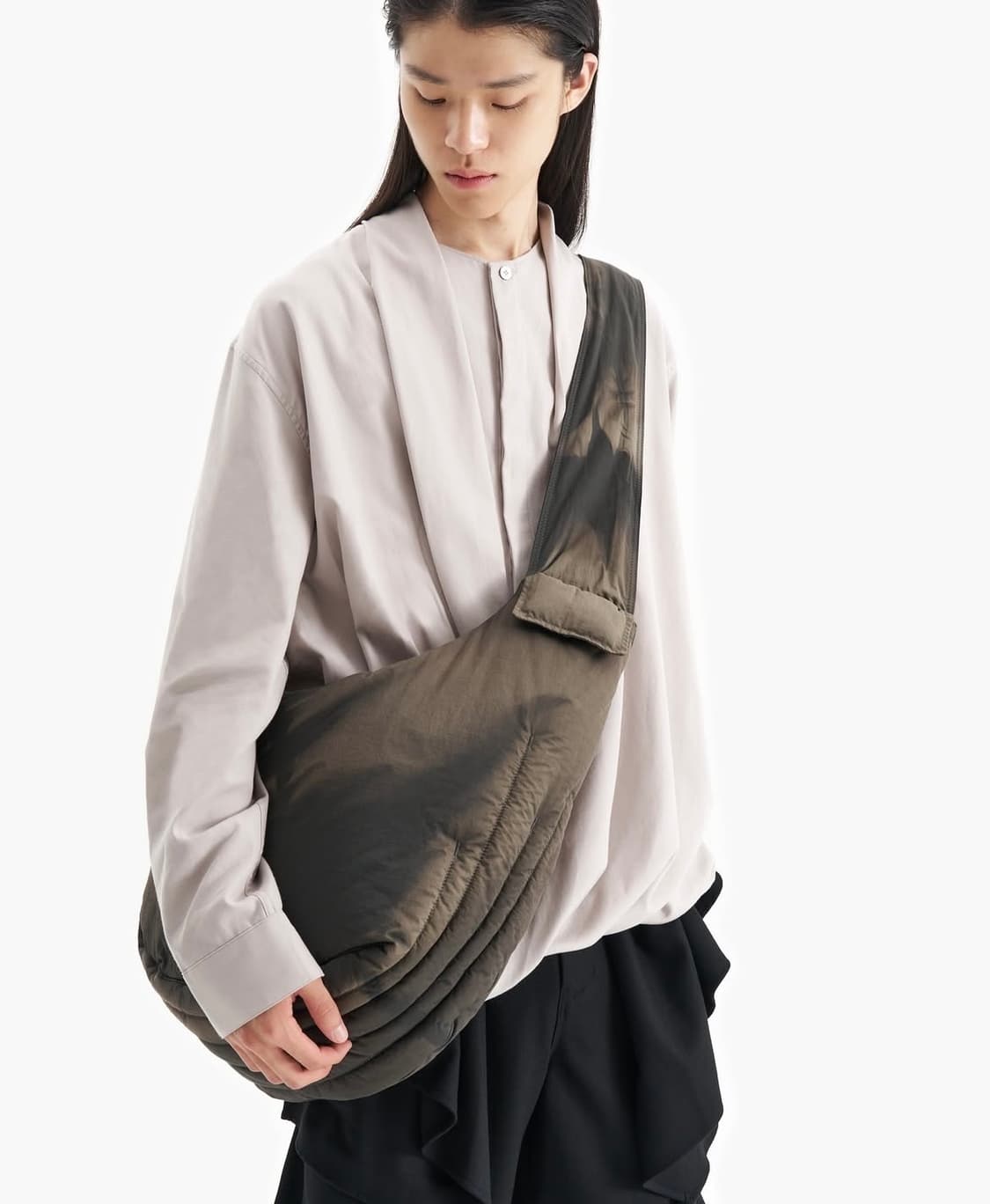 지용킴 선블리치 크로스백 상품이미지1