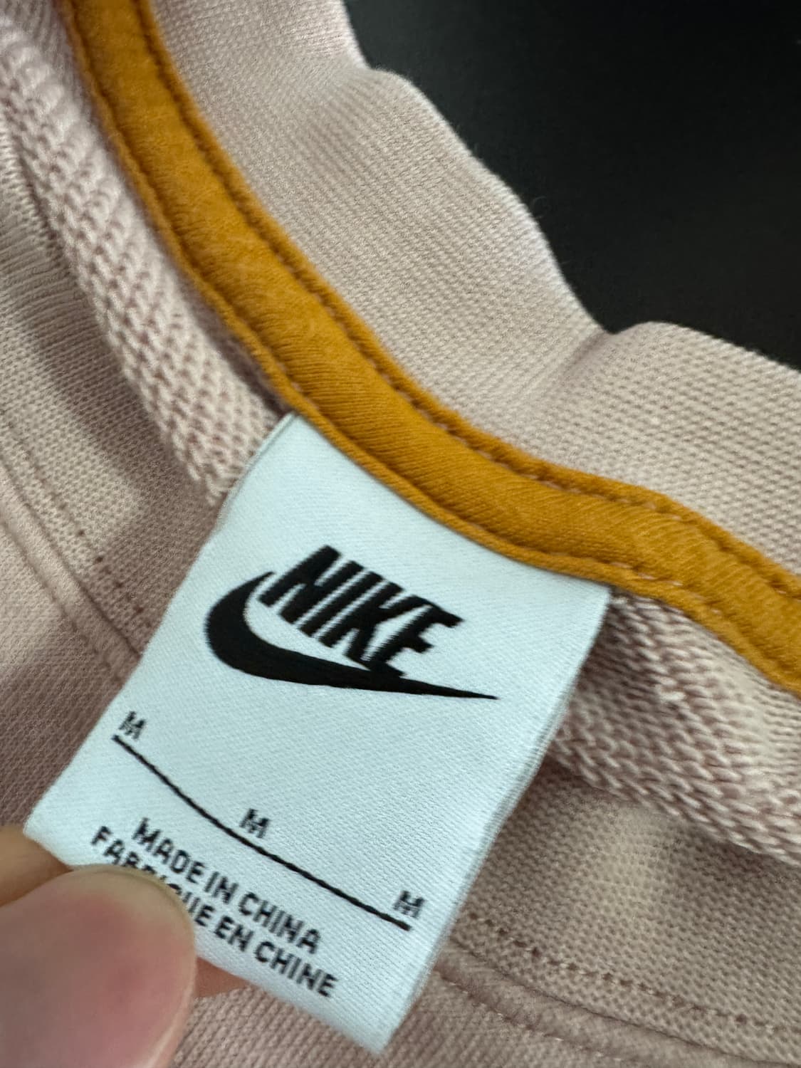 여성 나이키 22년도 스우시 크롭 맨투맨 상품이미지3