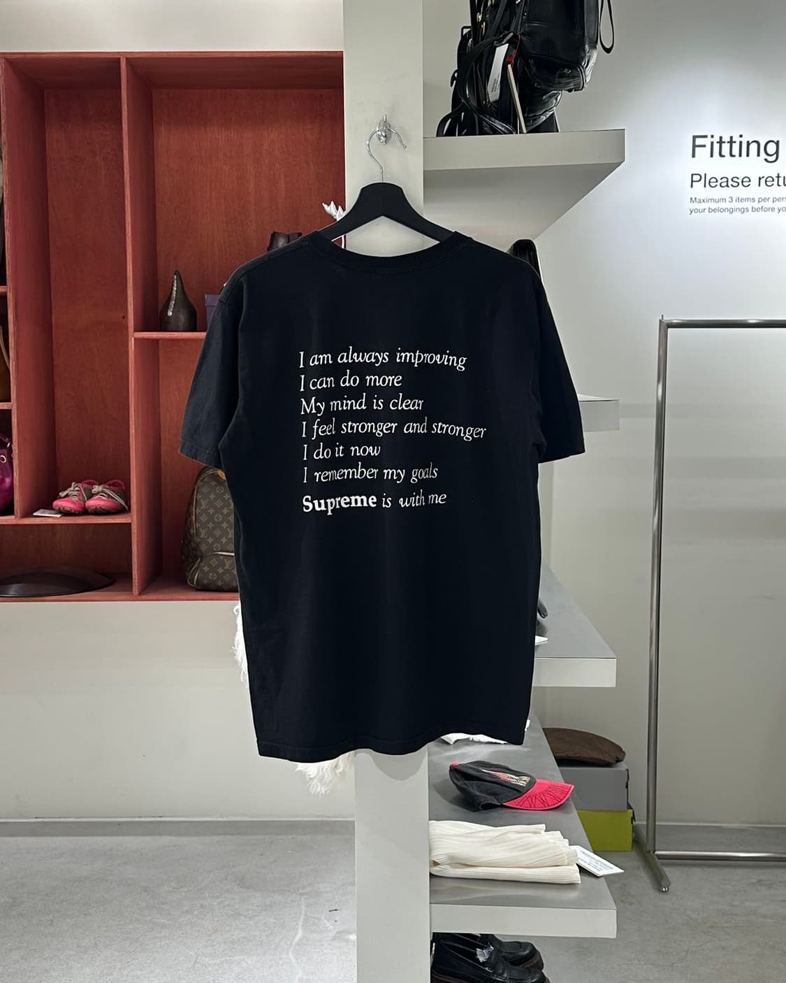 슈프림 블랙 스테이 퍼스티브 프린팅 티 상품이미지6