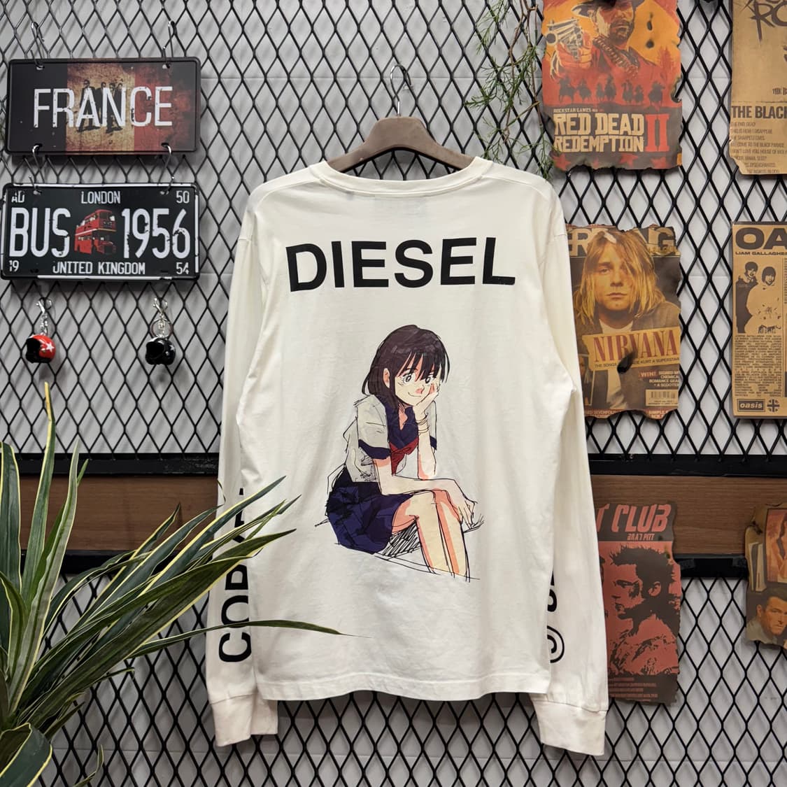 디젤 재패니즈 캐릭터 그래픽 롱슬리브 사이드 레터링 포인트 화이트 상품이미지1