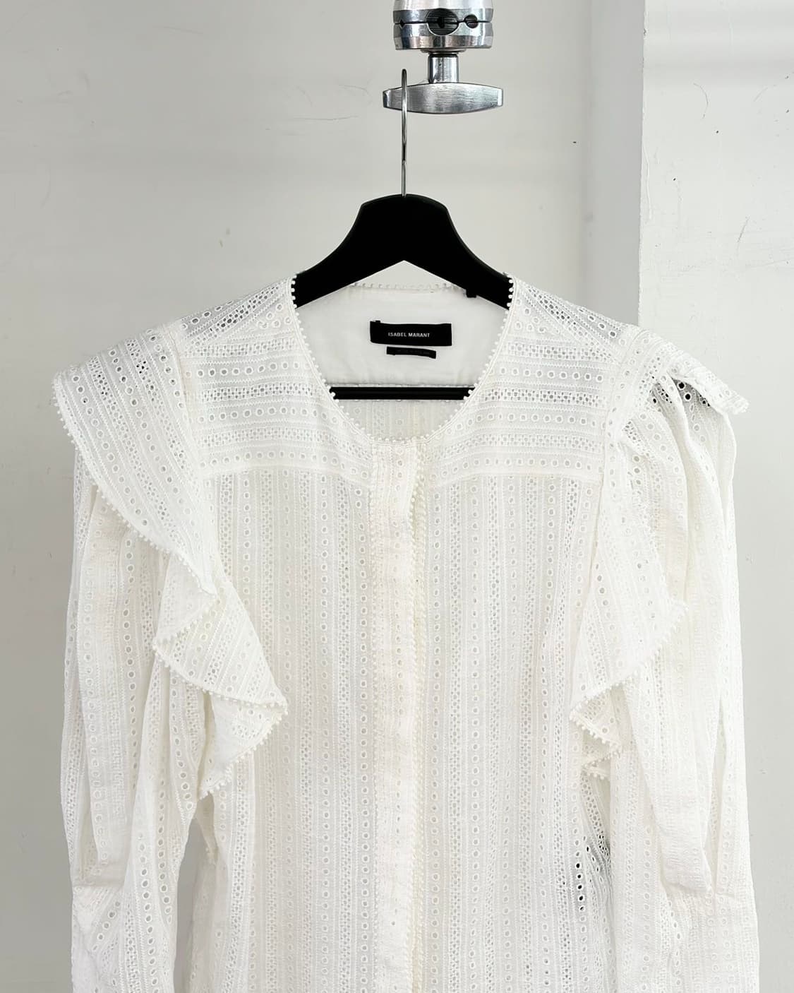 이자벨마랑 화이트 겟일리아 러플 라운드넥 블라우스  상품이미지4