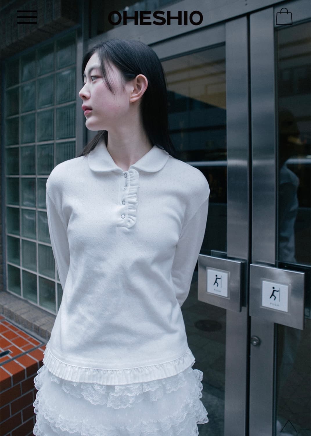 오헤시오 라운드카라 프릴 롱 티셔츠 화이트 상품이미지1