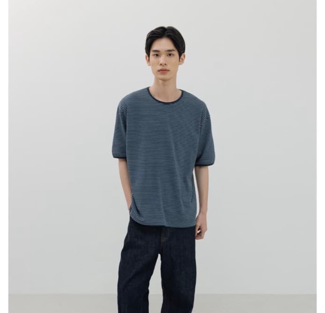 블랭크룸 펜슬 스트라이프 하프 티 상품이미지1