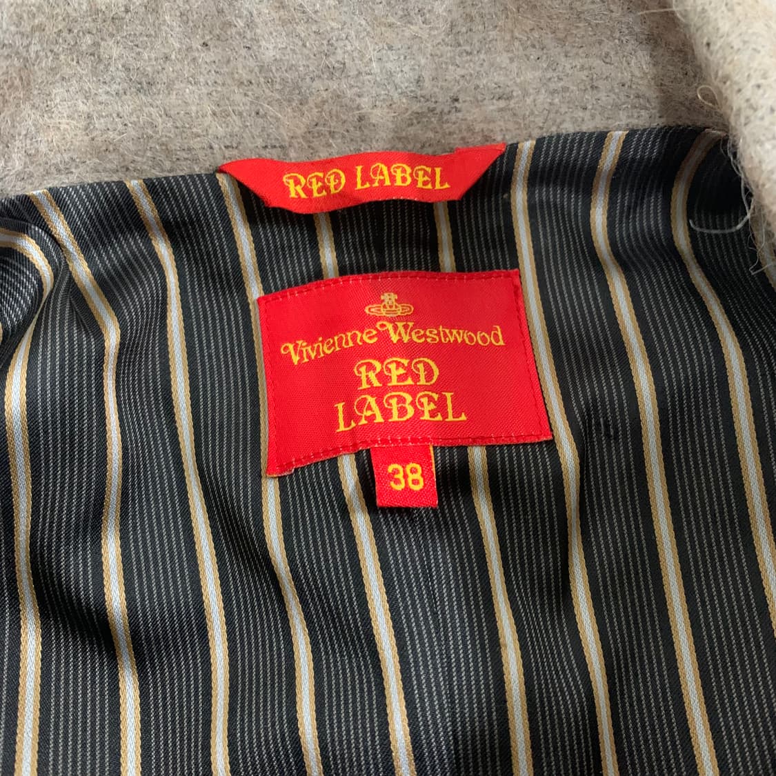 vivienne westwood runway숄더 포인트 클래식 코트 상품이미지9